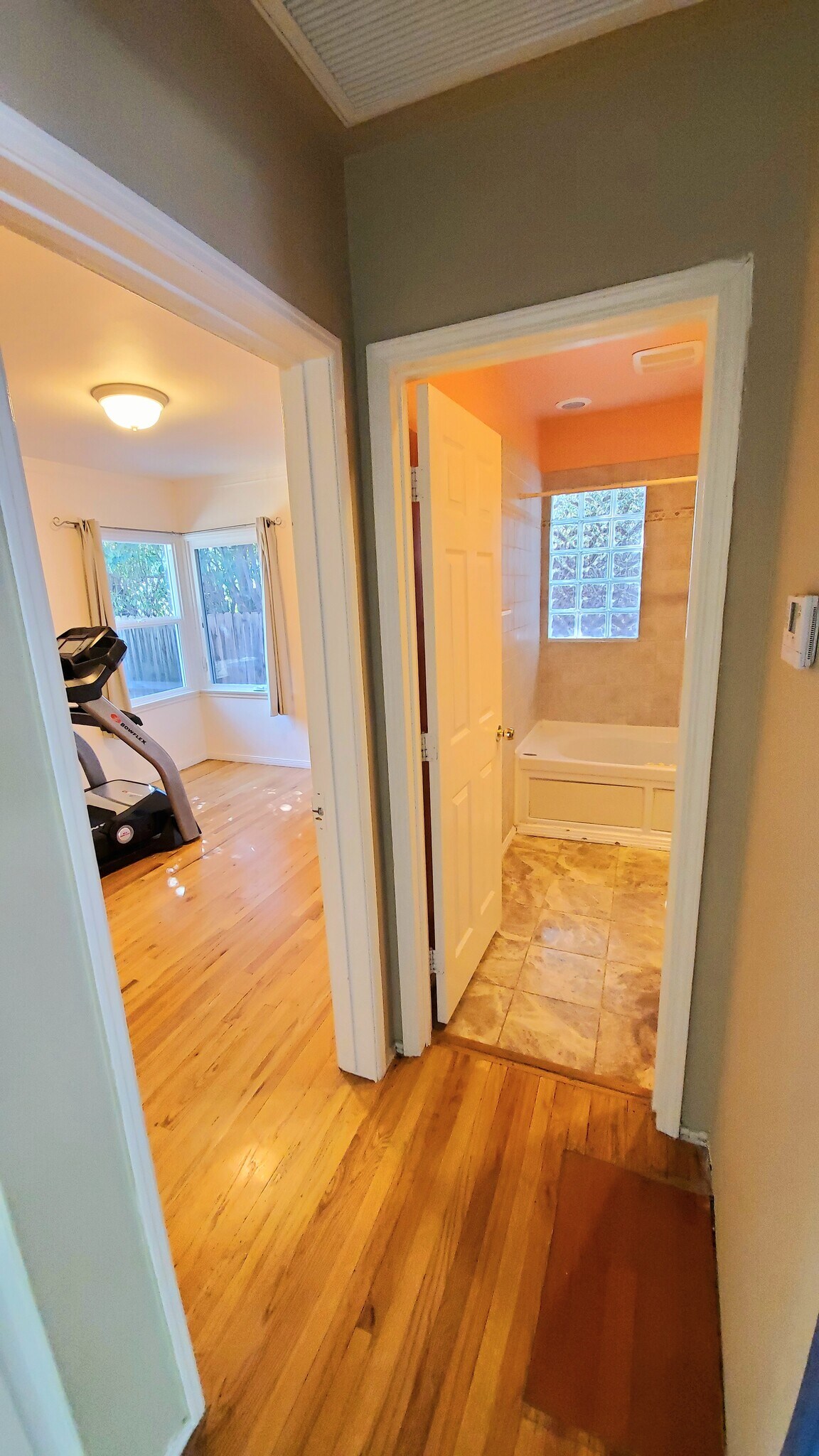 Building Photo - 7038 Yarmouth Ave