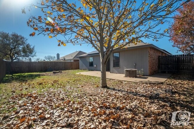 Building Photo - 1204 June