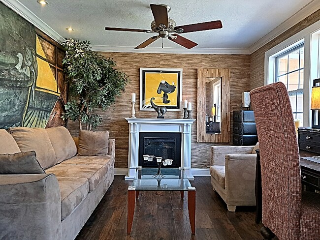 Building Photo - 14949.5 Hook Hollow Rd