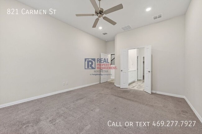 Building Photo - 821 Carmen St