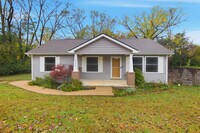 Building Photo - 3104 Husky Way