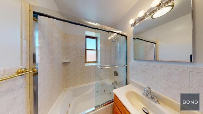 Building Photo - 221 St James Pl