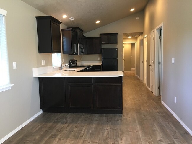 Building Photo - 594 N Trinity Way