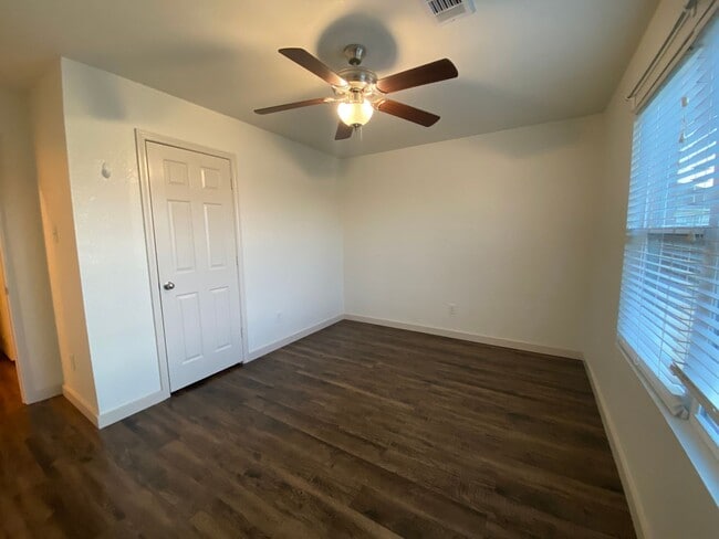 Building Photo - Beautiful Upgraded 3 Bedroom home in Brookland School District!