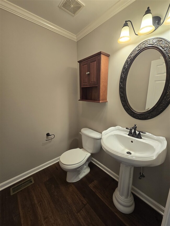 Building Photo - 309 Eureka Way