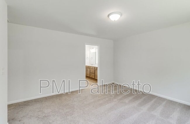 Building Photo - 1015 Crescent Corner Dr