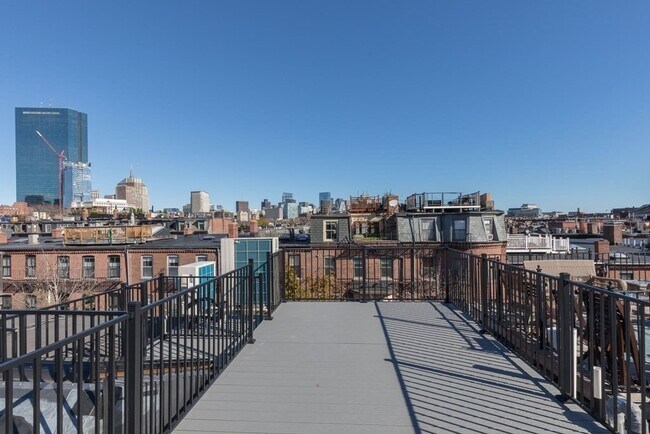 Building Photo - 131 W Newton St