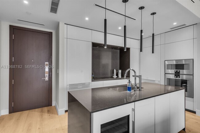 Building Photo - 300 Biscayne Blvd