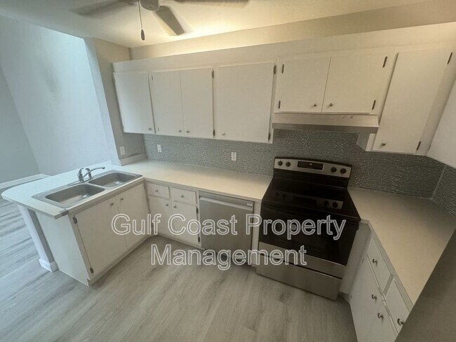 Building Photo - 3300 Loveland Blvd