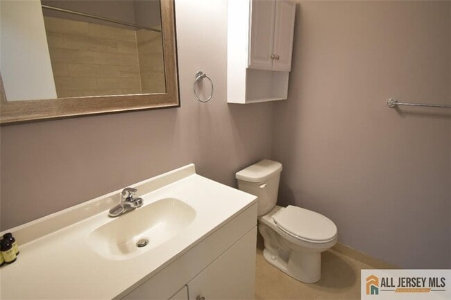 Building Photo - 49 Farnham Square