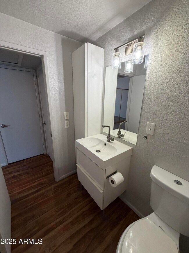 Building Photo - 6550 N 47th Ave