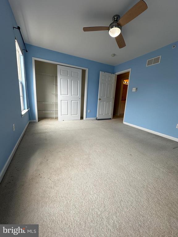 Building Photo - 147 Fringetree Dr