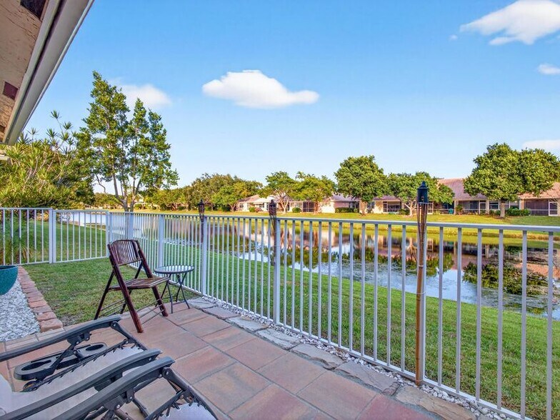 Building Photo - 233 W Coral Trace Cir