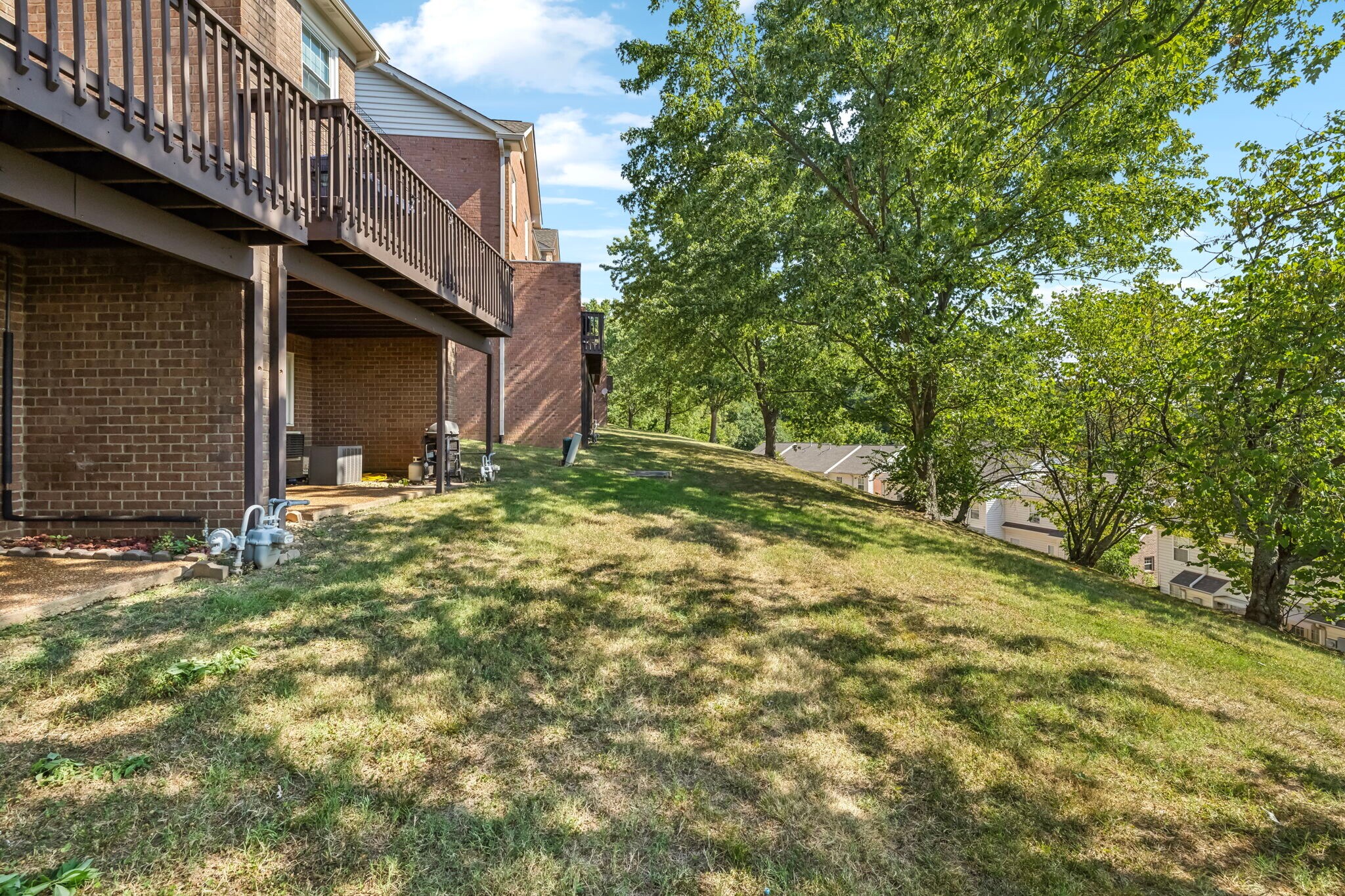 largest yard in the complex - 1614 Brentwood Pointe
