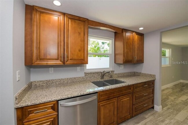 Building Photo - 2608 Browning St