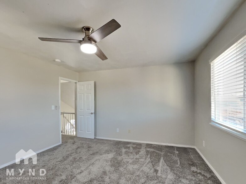 Building Photo - 2136 Bent Tree Ln