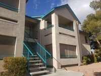 Building Photo - SW 3 Bedroom Condo!