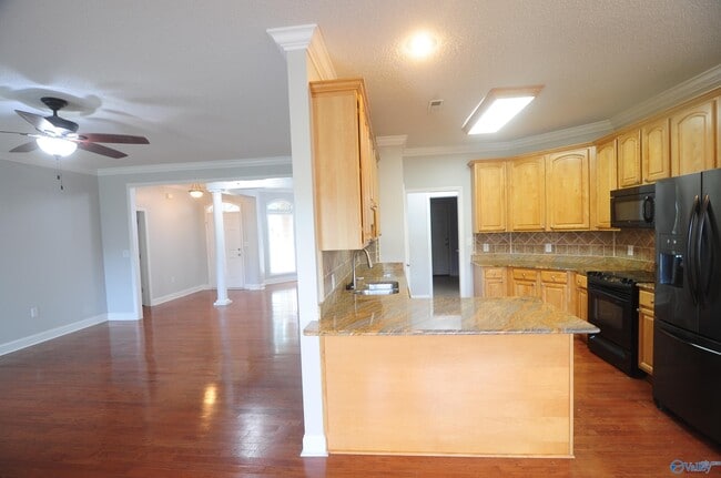 Building Photo - 5016 Liberty Park Cir SE