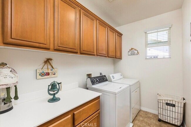 Building Photo - 31705 Middlebrook Ln