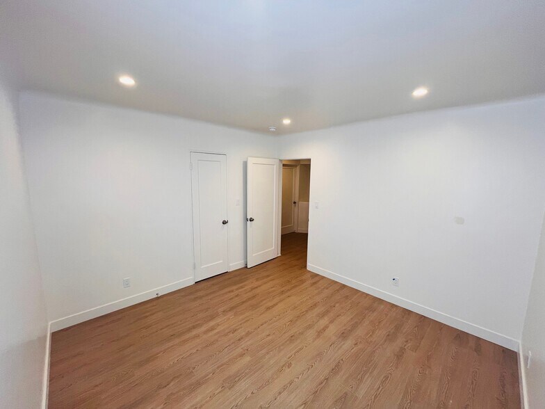 Building Photo - 339 S Chandler Ave