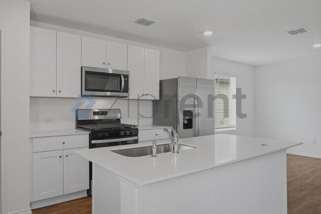 Building Photo - 5106 Blind Shot