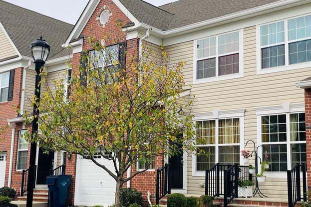 Building Photo - 2319 Berkshire Ln