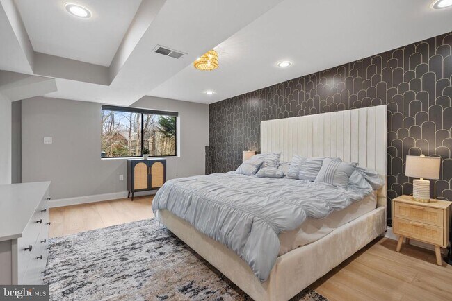 Building Photo - 1329 Colvin Forest Dr