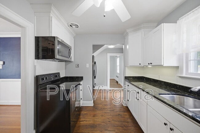 Building Photo - 400 Kemp Ln
