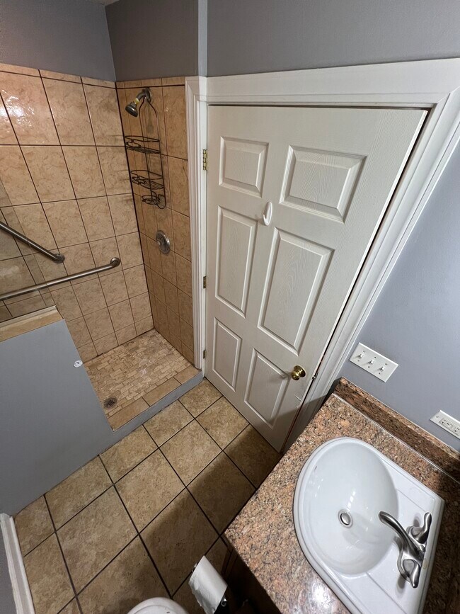 Building Photo - 2147 W 19th St