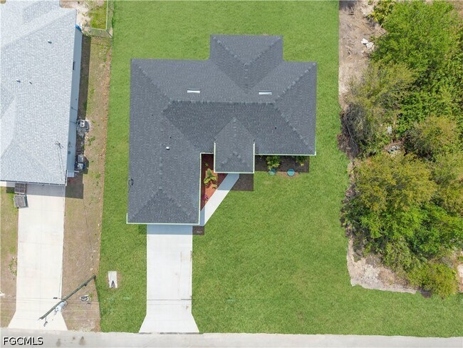 Building Photo - 2705 Darlene Pl