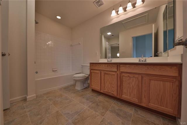 Building Photo - 1082 Sparrow Way