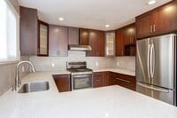 Building Photo - Updated & super clean 3 Bed/ 2 Bath Daly City home. YouTube Tour!