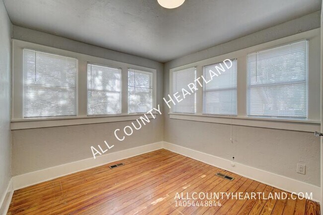 Building Photo - 801 North Blvd