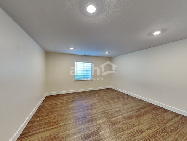 Building Photo - 2286 E Tumbleweed Rd