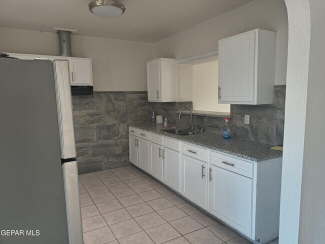 Building Photo - 4908 Blue Ridge Cir