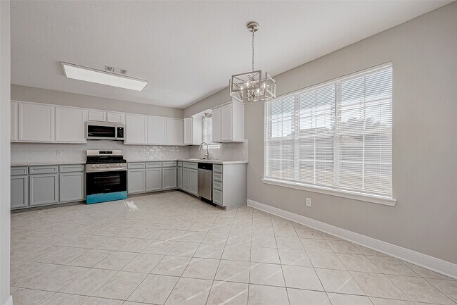 Building Photo - 8714 Garrett St