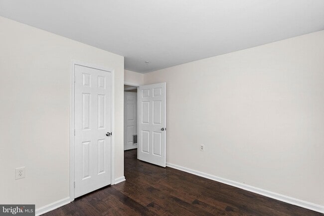 Building Photo - 673 Constellation Square SE