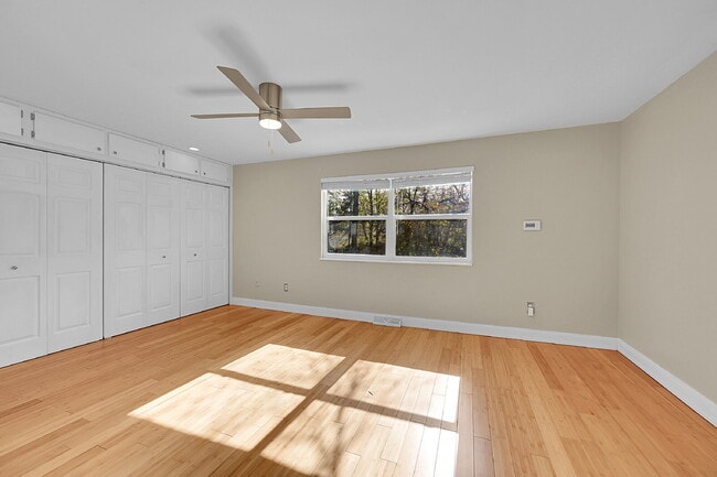 Building Photo - $2,500.00, 2-bed, 2.5 bath located in Denver.