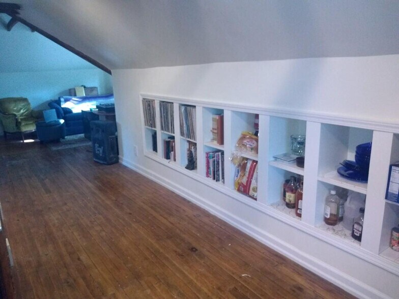 Built in storage - 3251 Silsby Rd