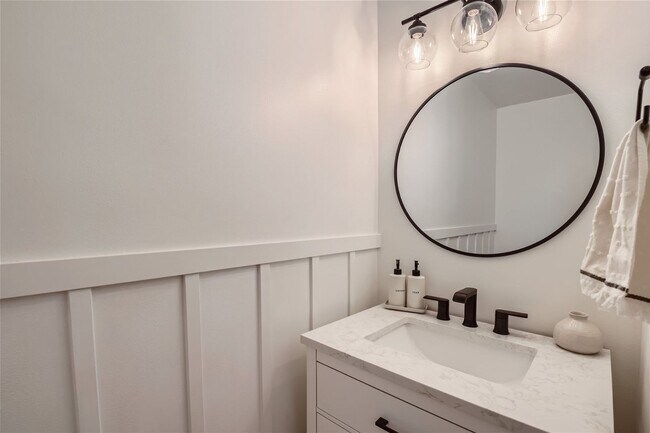 Building Photo - 3Bd/1.5Ba Carnation Home
