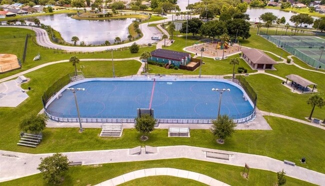 Building Photo - 1832 Wimbledon St