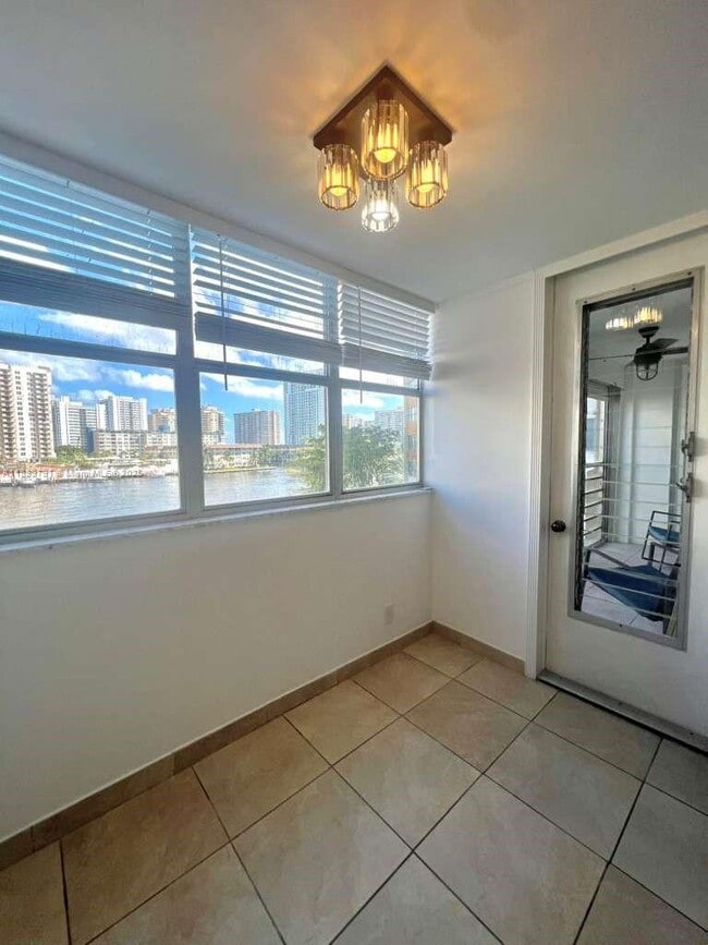 Building Photo - 100 Golden Isles Dr