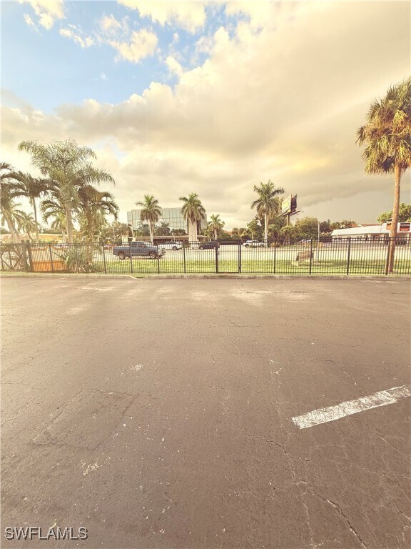 Building Photo - 12666 Kenwood Ln