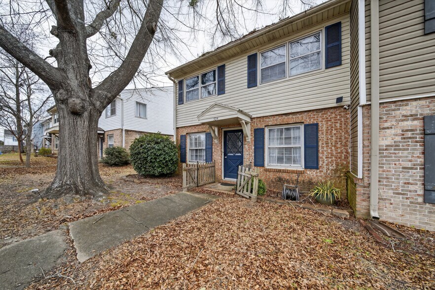 Building Photo - 534 Oak Meadow Ln