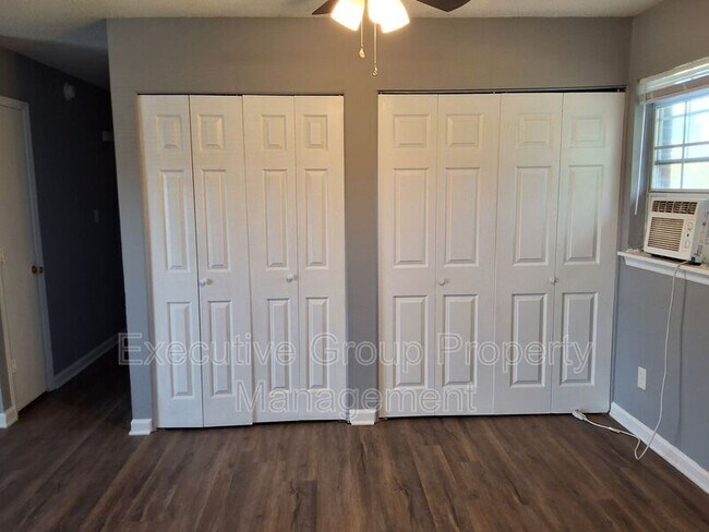 Building Photo - 310 Diecks Dr