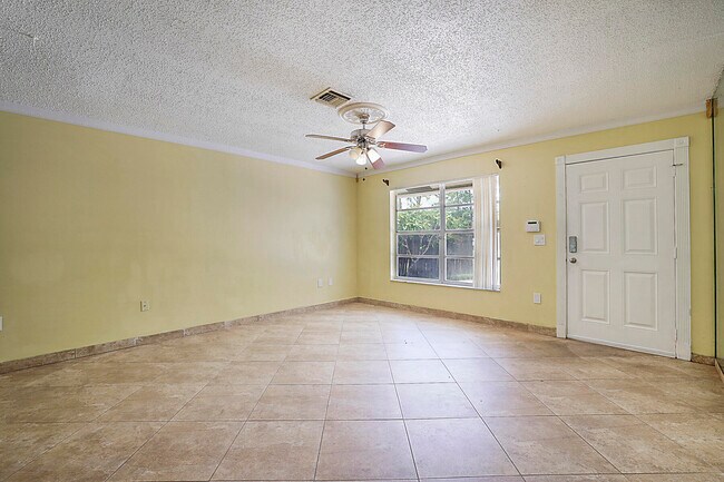 Building Photo - 2346 Caroma Ln