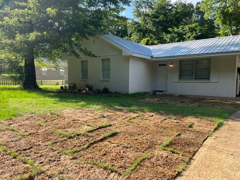 Primary Photo - 1713 Burney Branch Dr