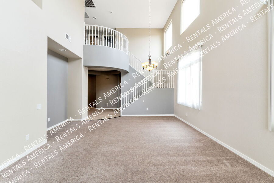 Building Photo - 12936 N Salt Cedar Dr