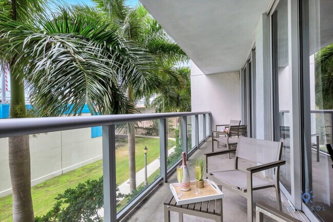 Primary Photo - 2602 E Hallandale Beach Blvd