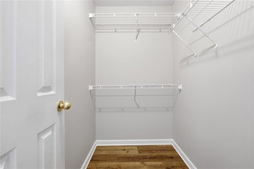 Building Photo - 5072 Leeshire Trace